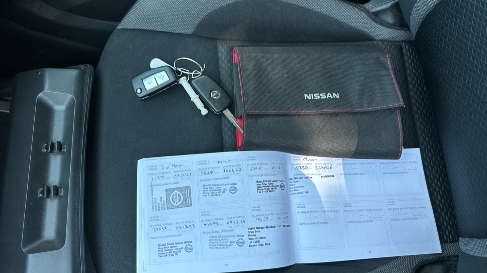Nissan Juke 1.6 [112] Acenta 5dr Petrol Hatchback - Image 19