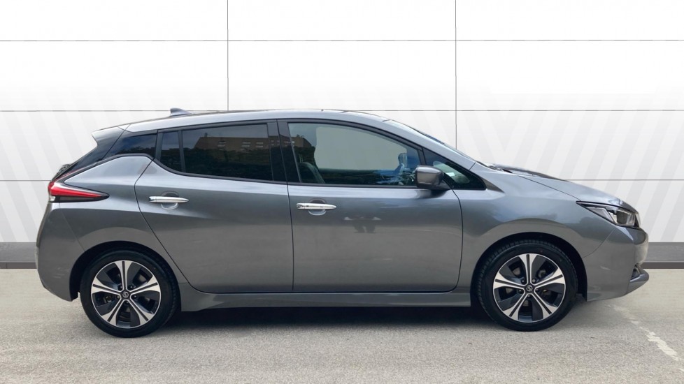 Nissan LEAF 110kW Tekna 40kWh 5dr Auto Electric Hatchback - Image 5