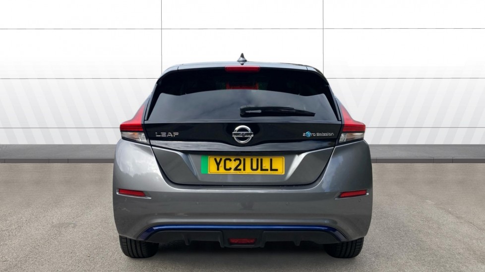 Nissan LEAF 110kW Tekna 40kWh 5dr Auto Electric Hatchback - Image 6