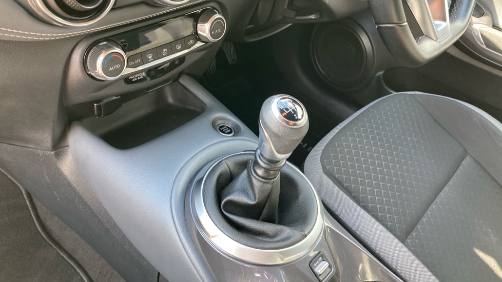 Nissan Juke 1.0 DiG-T 114 N-Connecta 5dr Petrol Hatchback - Image 13