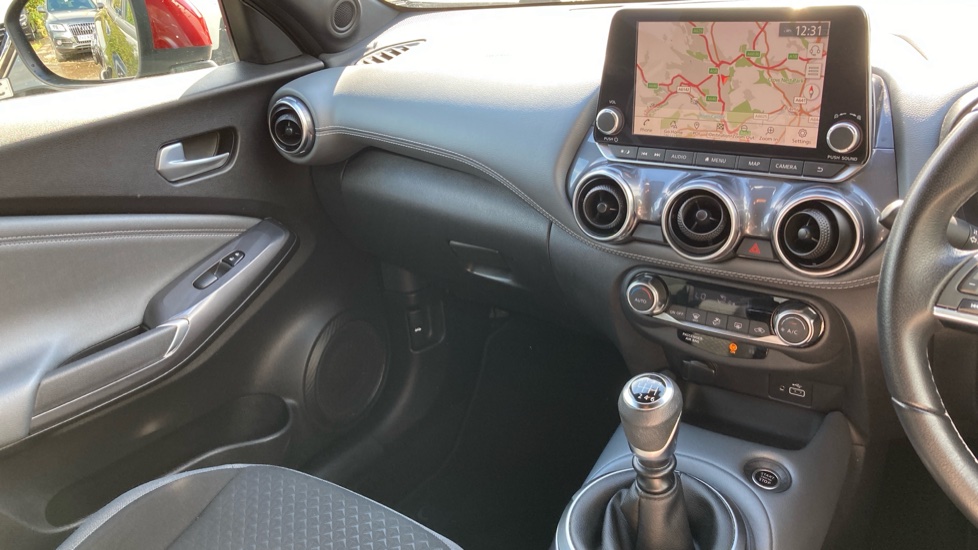 Nissan Juke 1.0 DiG-T 114 N-Connecta 5dr Petrol Hatchback - Image 14