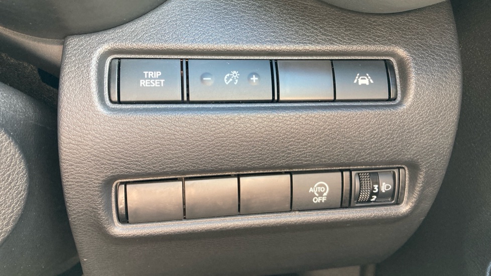 Nissan Juke 1.0 DiG-T 114 N-Connecta 5dr Petrol Hatchback - Image 22