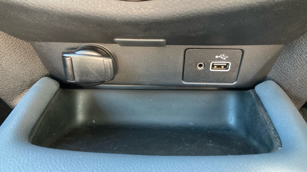 Nissan Juke 1.0 DiG-T 114 N-Connecta 5dr Petrol Hatchback - Image 26