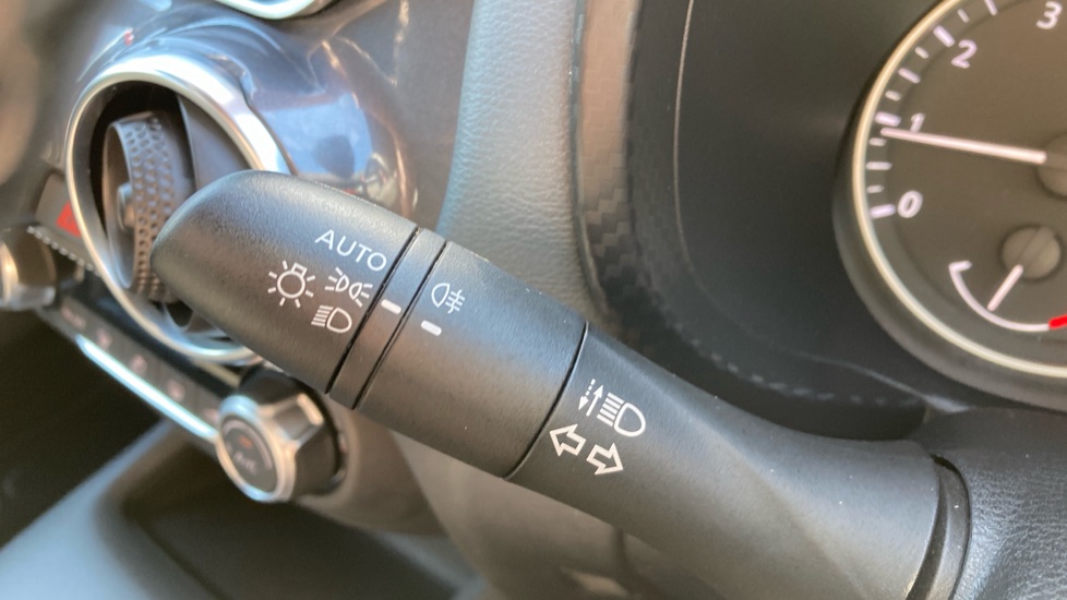 Nissan Juke 1.0 DiG-T 114 N-Connecta 5dr Petrol Hatchback - Image 32