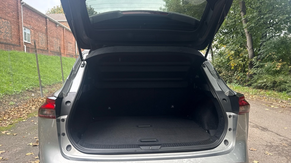 Nissan Qashqai 1.3 DiG-T MH N-Connecta 5dr Petrol Hatchback - Image 4