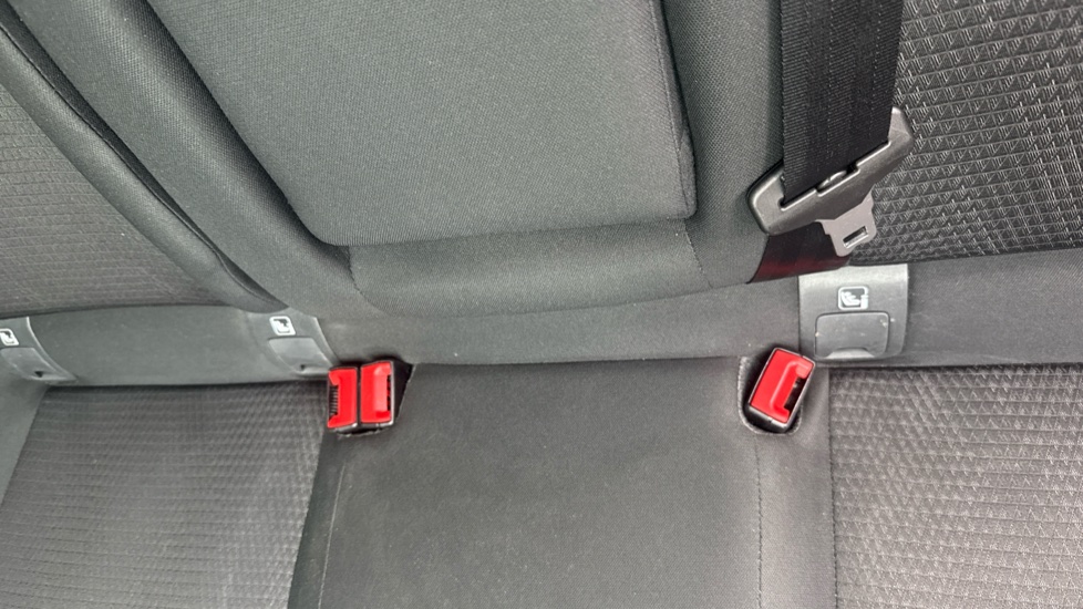 Nissan Qashqai 1.3 DiG-T MH N-Connecta 5dr Petrol Hatchback - Image 17