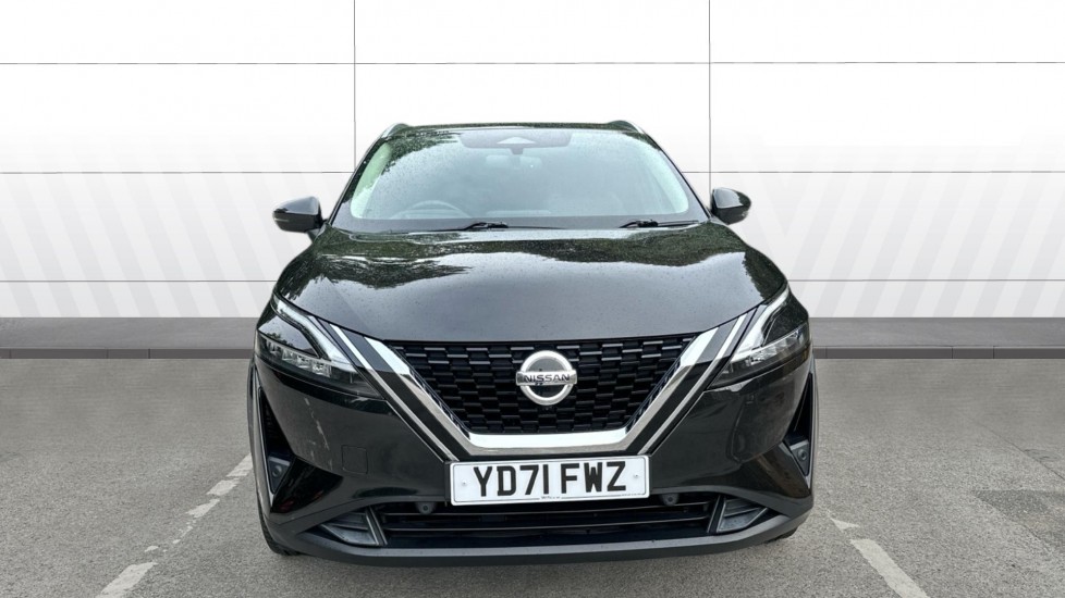 Nissan Qashqai 1.3 DiG-T MH Premiere Edition 5dr Petrol Hatchback - Image 3