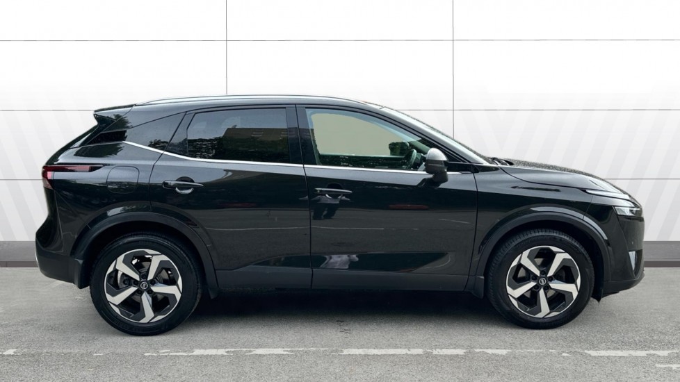 Nissan Qashqai 1.3 DiG-T MH Premiere Edition 5dr Petrol Hatchback - Image 5
