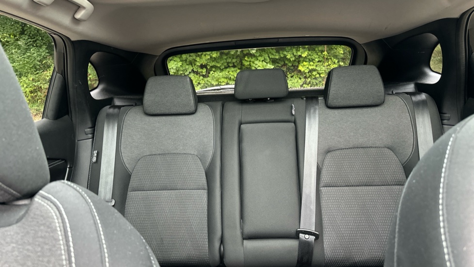 Nissan Qashqai 1.3 DiG-T MH Premiere Edition 5dr Petrol Hatchback - Image 15