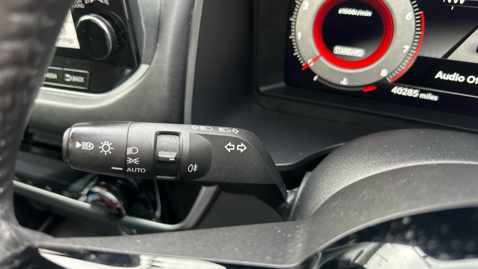 Nissan Qashqai 1.3 DiG-T MH Premiere Edition 5dr Petrol Hatchback - Image 24