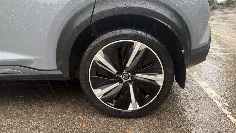 Nissan Juke 1.6 Hybrid Tekna+ 5dr Auto Hybrid Hatchback - Image 23