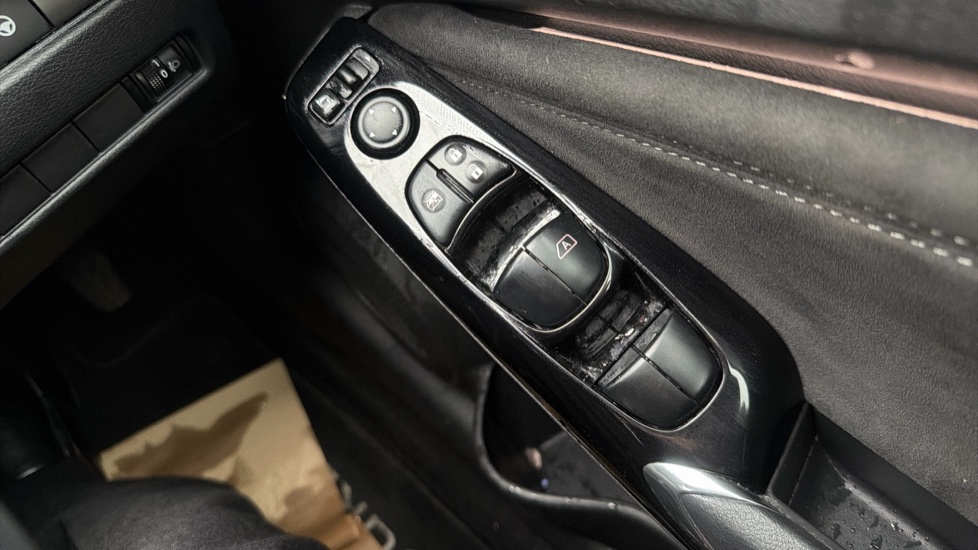 Nissan Juke 1.6 Hybrid Tekna+ 5dr Auto Hybrid Hatchback - Image 31
