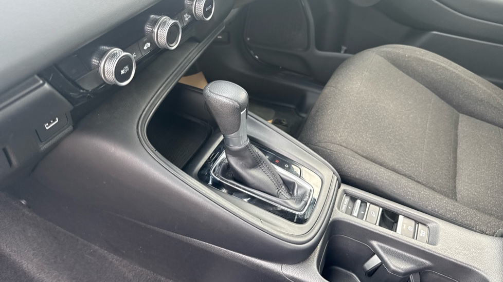Honda HR-V 1.5 eHEV Elegance 5dr CVT Hybrid Hatchback - Image 13