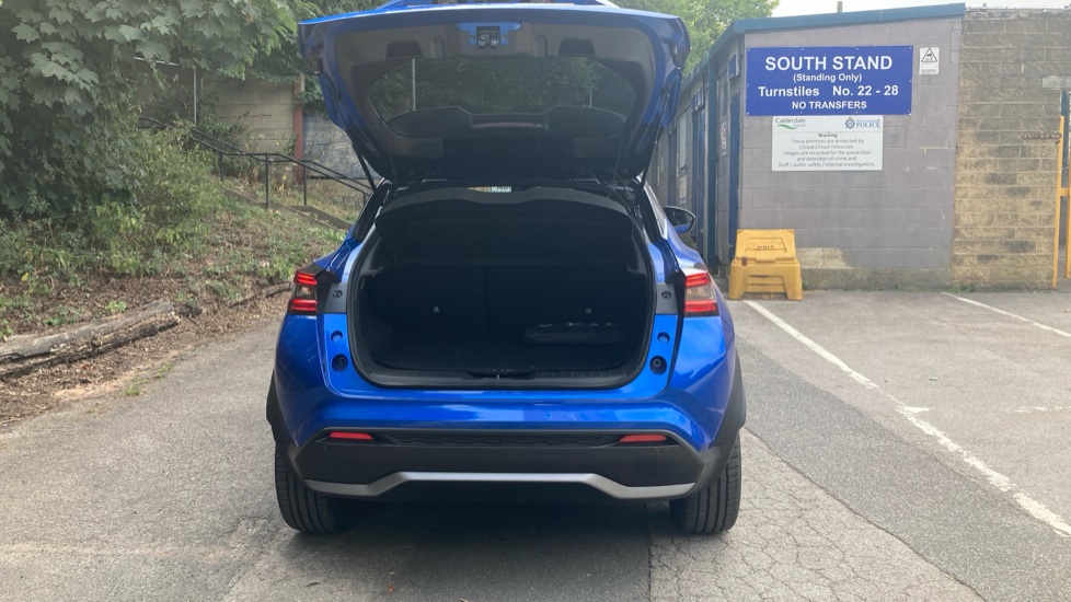 Nissan Juke 1.0 DiG-T Tekna+ 5dr DCT Petrol Hatchback - Image 4