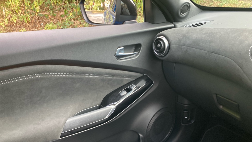 Nissan Juke 1.0 DiG-T Tekna+ 5dr DCT Petrol Hatchback - Image 29