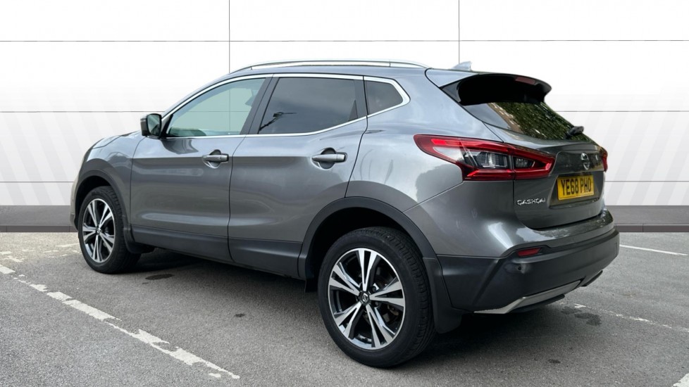 Nissan Qashqai 1.5 dCi 115 N-Connecta 5dr Diesel Hatchback - Image 2