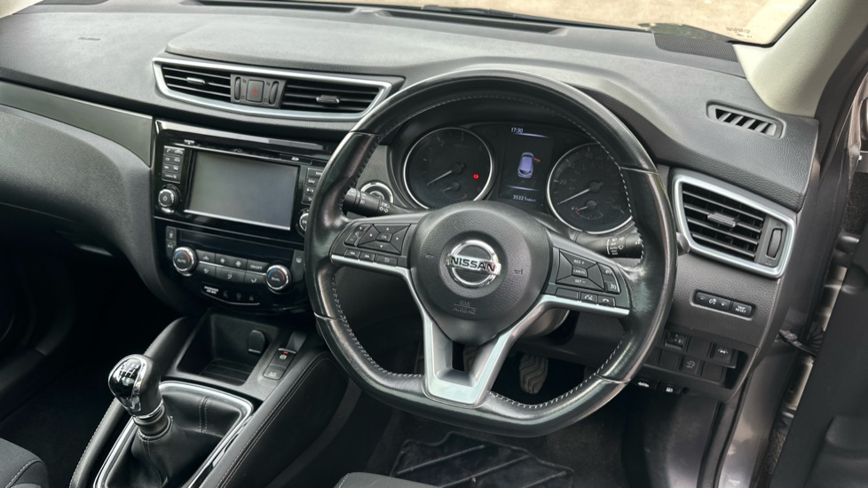 Nissan Qashqai 1.5 dCi 115 N-Connecta 5dr Diesel Hatchback - Image 11