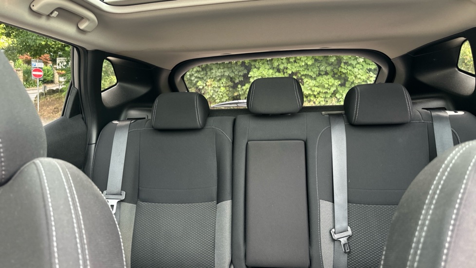 Nissan Qashqai 1.5 dCi 115 N-Connecta 5dr Diesel Hatchback - Image 15