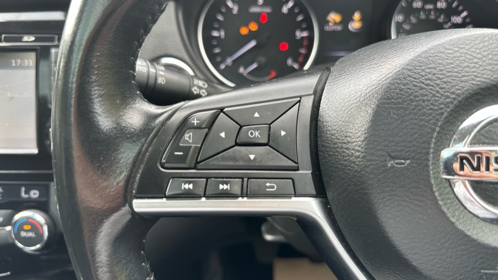 Nissan Qashqai 1.5 dCi 115 N-Connecta 5dr Diesel Hatchback - Image 25
