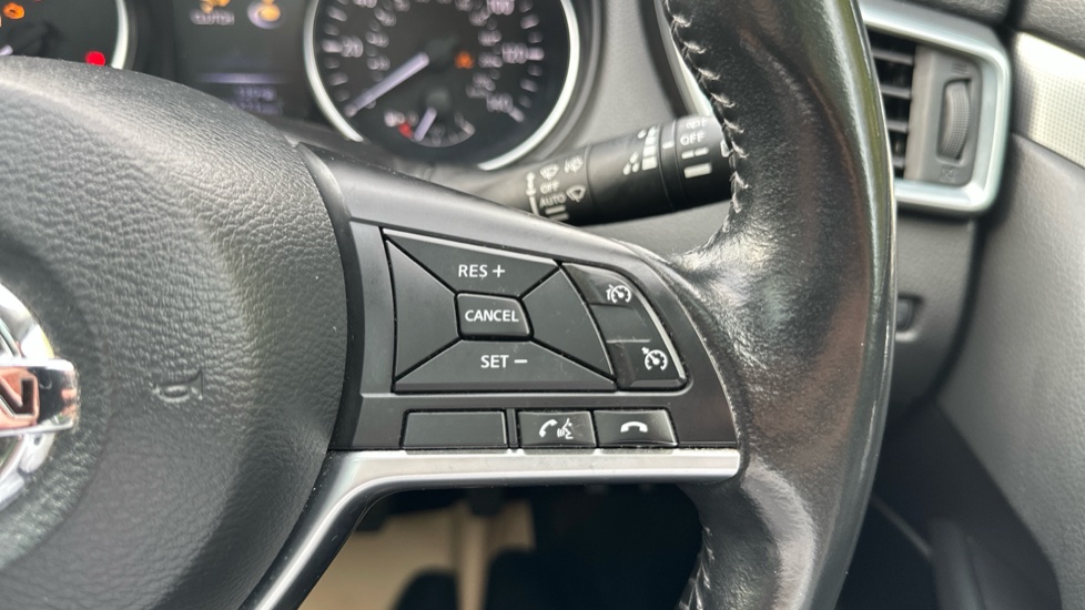Nissan Qashqai 1.5 dCi 115 N-Connecta 5dr Diesel Hatchback - Image 26