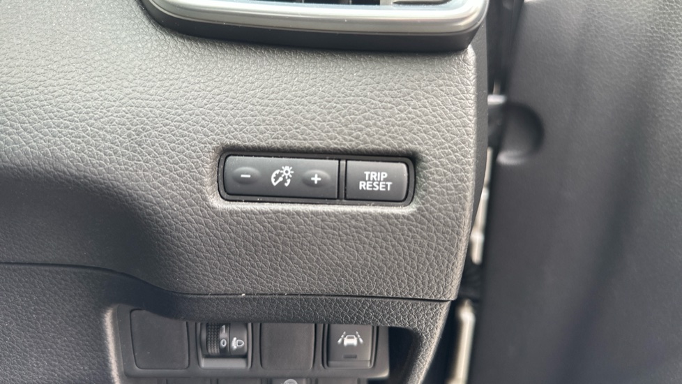 Nissan Qashqai 1.5 dCi 115 N-Connecta 5dr Diesel Hatchback - Image 30