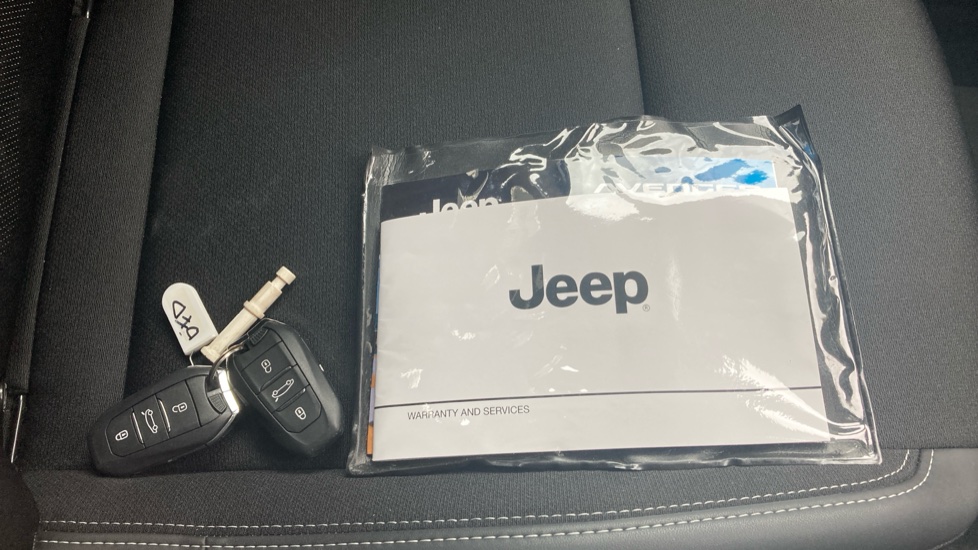 Jeep Avenger 1.2 Summit 5dr Petrol Hatchback - Image 19