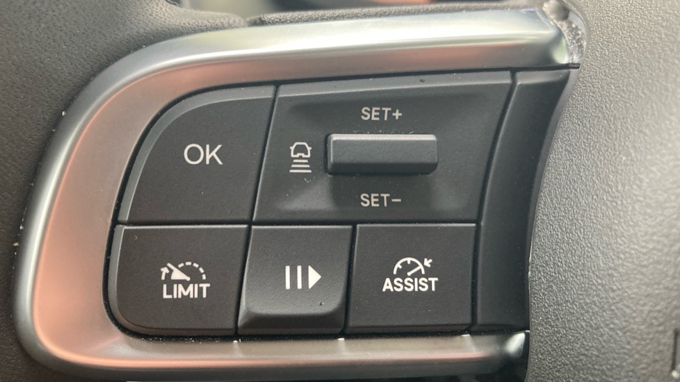 Jeep Avenger 1.2 Summit 5dr Petrol Hatchback - Image 21