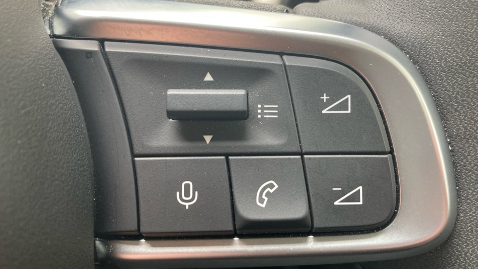 Jeep Avenger 1.2 Summit 5dr Petrol Hatchback - Image 22