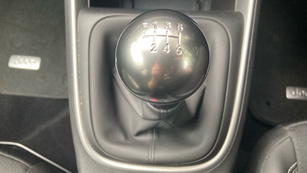 Jeep Avenger 1.2 Summit 5dr Petrol Hatchback - Image 32