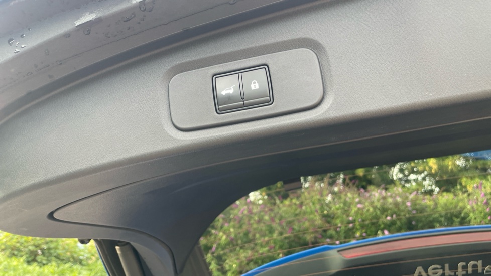 Nissan Qashqai 1.3 DiG-T MH Tekna 5dr Petrol Hatchback - Image 22