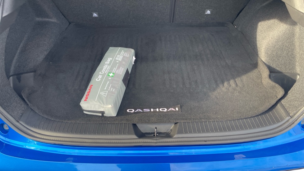 Nissan Qashqai 1.3 DiG-T MH Tekna 5dr Petrol Hatchback - Image 23