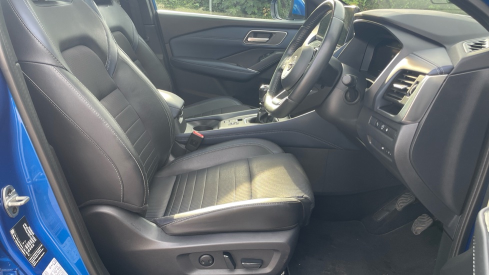 Nissan Qashqai 1.3 DiG-T MH Tekna 5dr Petrol Hatchback - Image 46