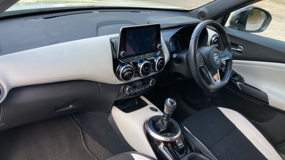 Nissan Juke 1.0 DiG-T 114 Tekna+ 5dr Petrol Hatchback - Image 9
