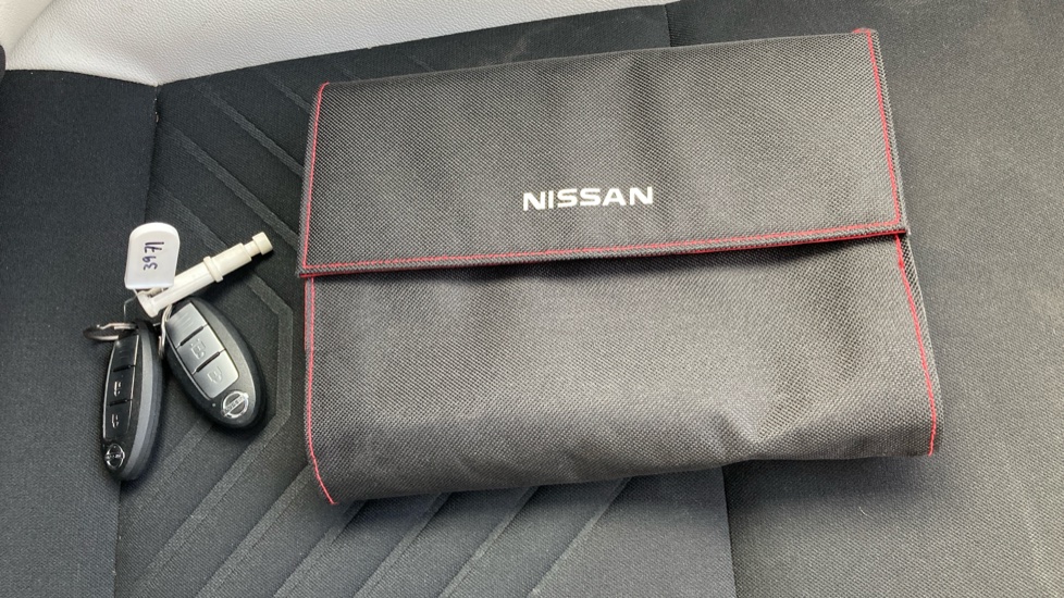 Nissan Juke 1.0 DiG-T 114 Tekna+ 5dr Petrol Hatchback - Image 19