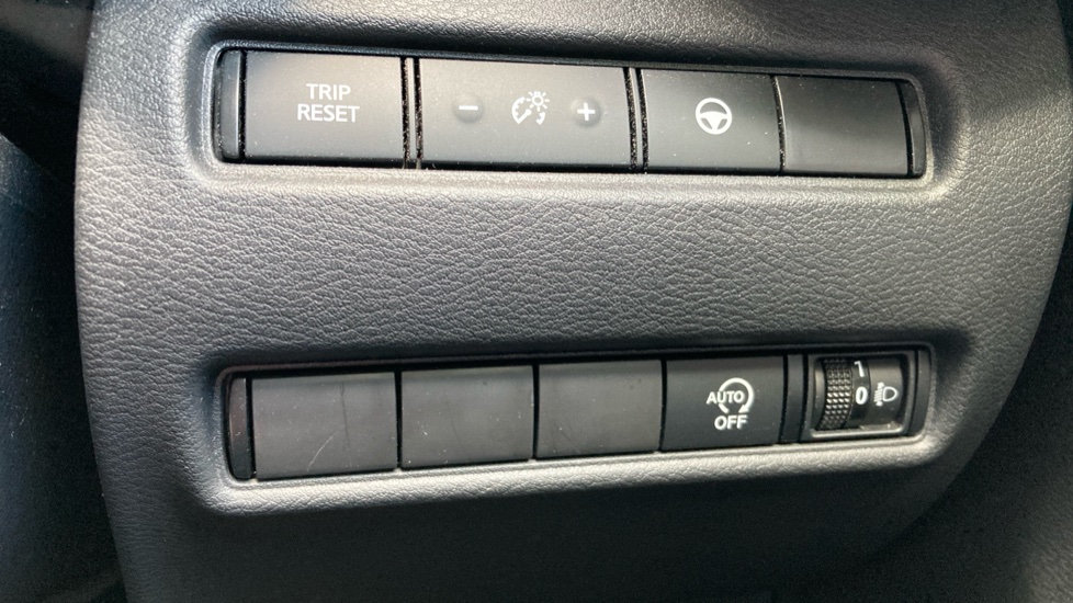 Nissan Juke 1.0 DiG-T 114 Tekna+ 5dr Petrol Hatchback - Image 27