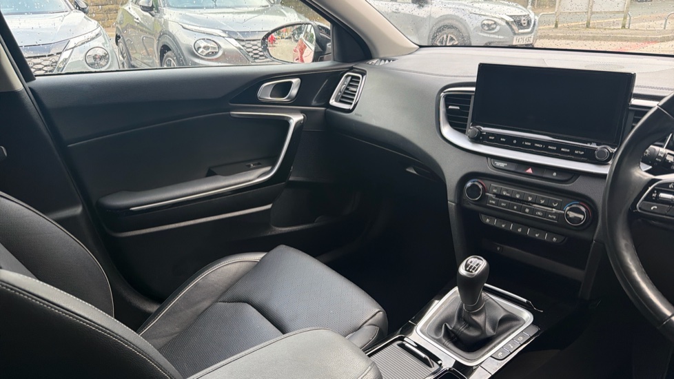 Kia Xceed 1.5T GDi ISG 4 5dr Petrol Hatchback - Image 14