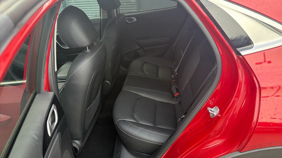 Kia Xceed 1.5T GDi ISG 4 5dr Petrol Hatchback - Image 16