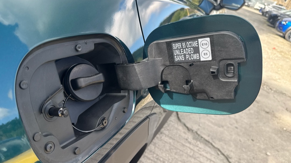 Nissan Juke 1.0 DiG-T Pulse Edition 5dr Petrol Hatchback - Image 24