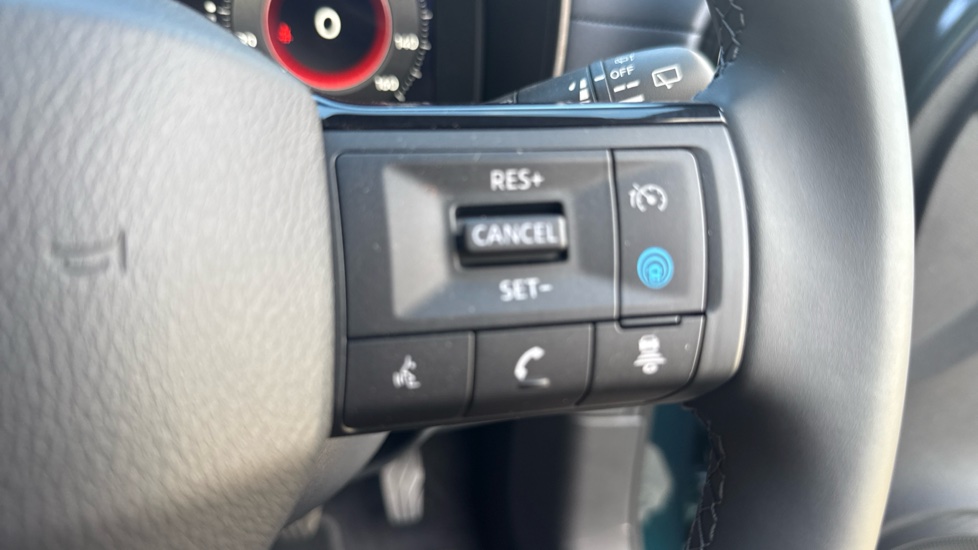 Nissan Juke 1.0 DiG-T Pulse Edition 5dr Petrol Hatchback - Image 27