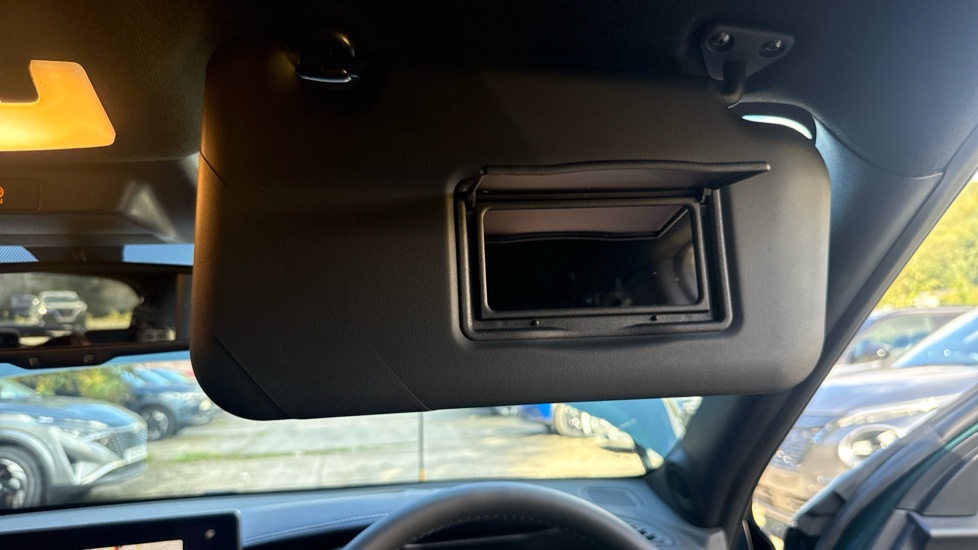 Nissan Juke 1.0 DiG-T Pulse Edition 5dr Petrol Hatchback - Image 31