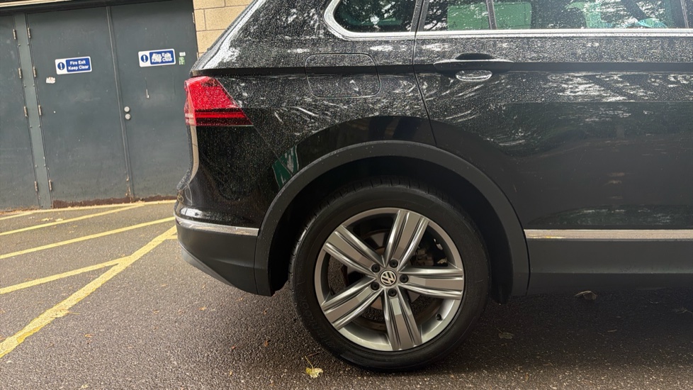 Volkswagen Tiguan 2.0 TDi 150 SEL 5dr DSG Diesel Estate - Image 7