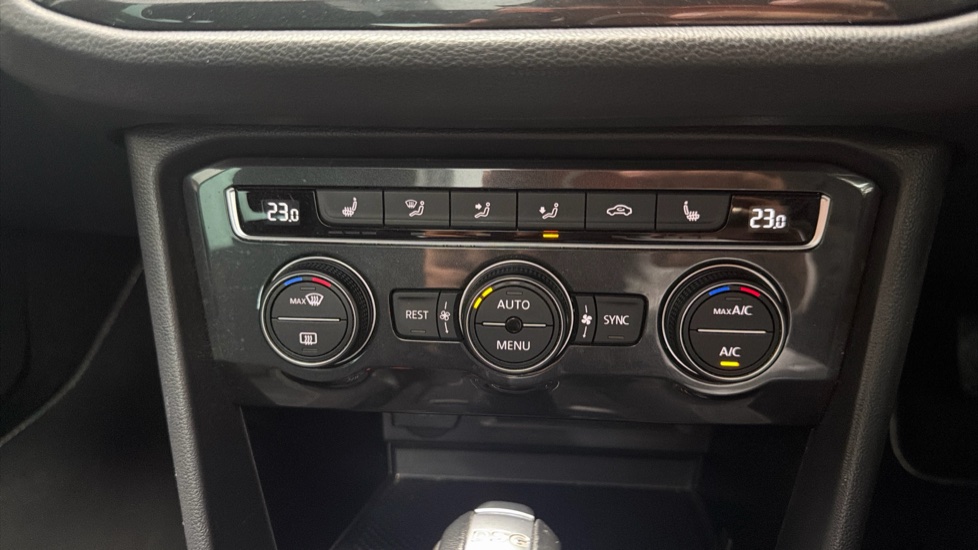 Volkswagen Tiguan 2.0 TDi 150 SEL 5dr DSG Diesel Estate - Image 36