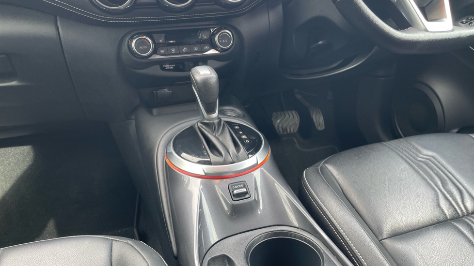 Nissan Juke 1.0 DiG-T 114 Tekna 5dr DCT Petrol Hatchback - Image 13