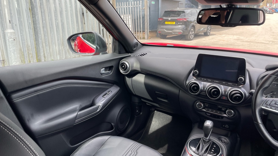 Nissan Juke 1.0 DiG-T 114 Tekna 5dr DCT Petrol Hatchback - Image 14