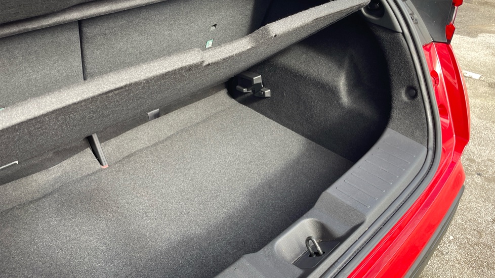 Nissan Juke 1.0 DiG-T 114 Tekna 5dr DCT Petrol Hatchback - Image 22