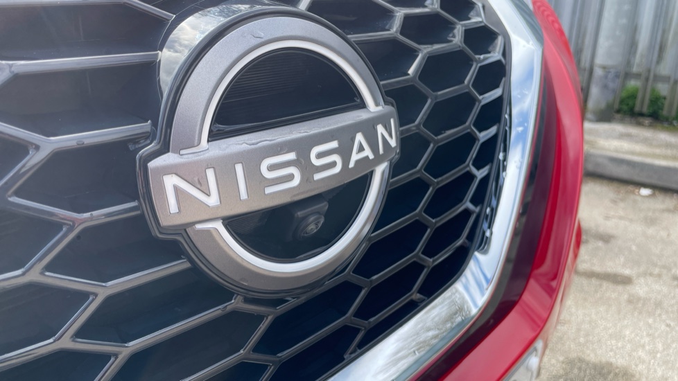 Nissan Juke 1.0 DiG-T 114 Tekna 5dr DCT Petrol Hatchback - Image 32
