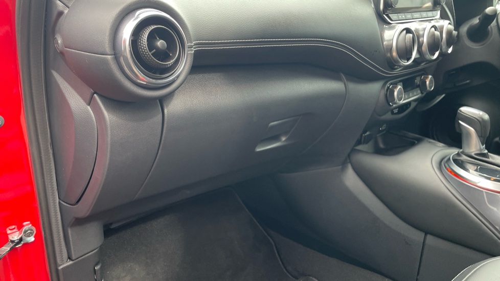 Nissan Juke 1.0 DiG-T 114 Tekna 5dr DCT Petrol Hatchback - Image 39