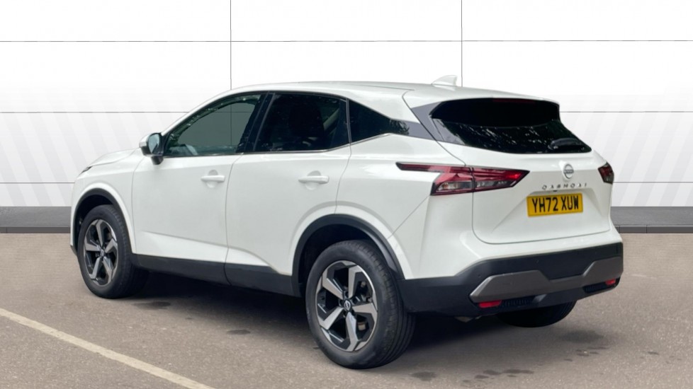 Nissan Qashqai 1.3 DiG-T MH 158 N-Connecta 5dr Xtronic Petrol Hatchback - Image 2