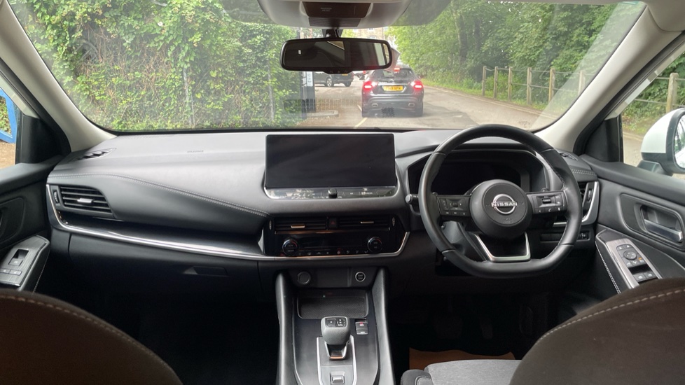 Nissan Qashqai 1.3 DiG-T MH 158 N-Connecta 5dr Xtronic Petrol Hatchback - Image 10
