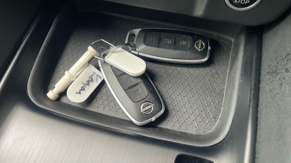Nissan Qashqai 1.3 DiG-T MH 158 N-Connecta 5dr Xtronic Petrol Hatchback - Image 20